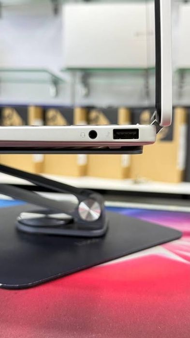 Noutbuk HP Omni Book