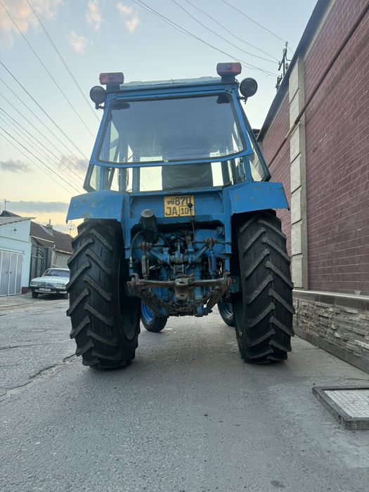 Traktor belarus 80
