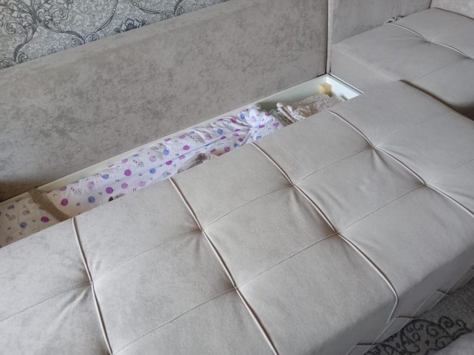 Диван почти новый срочно!