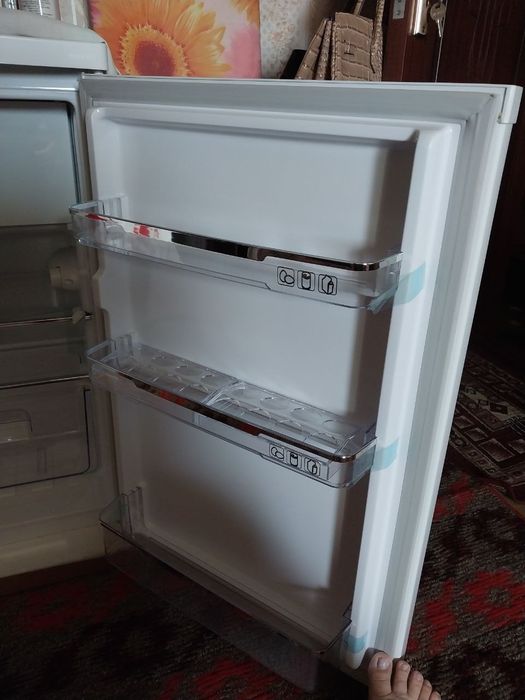 Продается холодильник  артель новый
