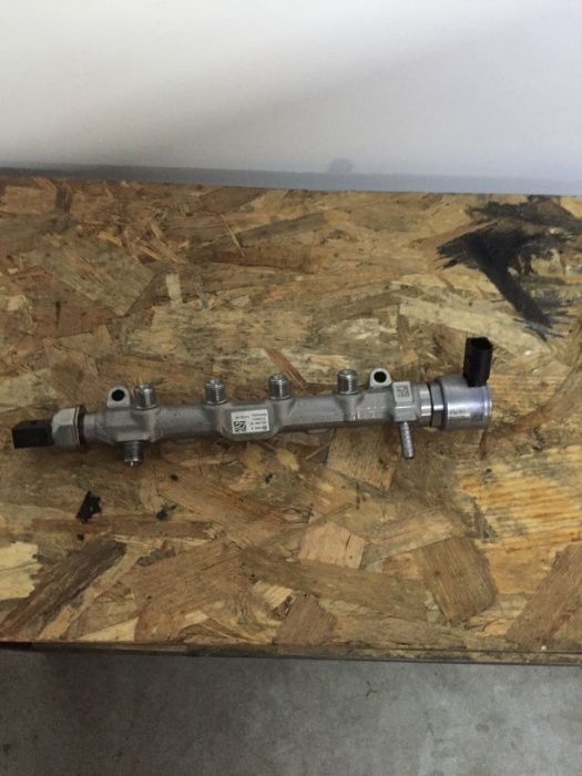 Rampa injectoare Audi A4 A5 Q5 2.0 DEU 04L089 H
