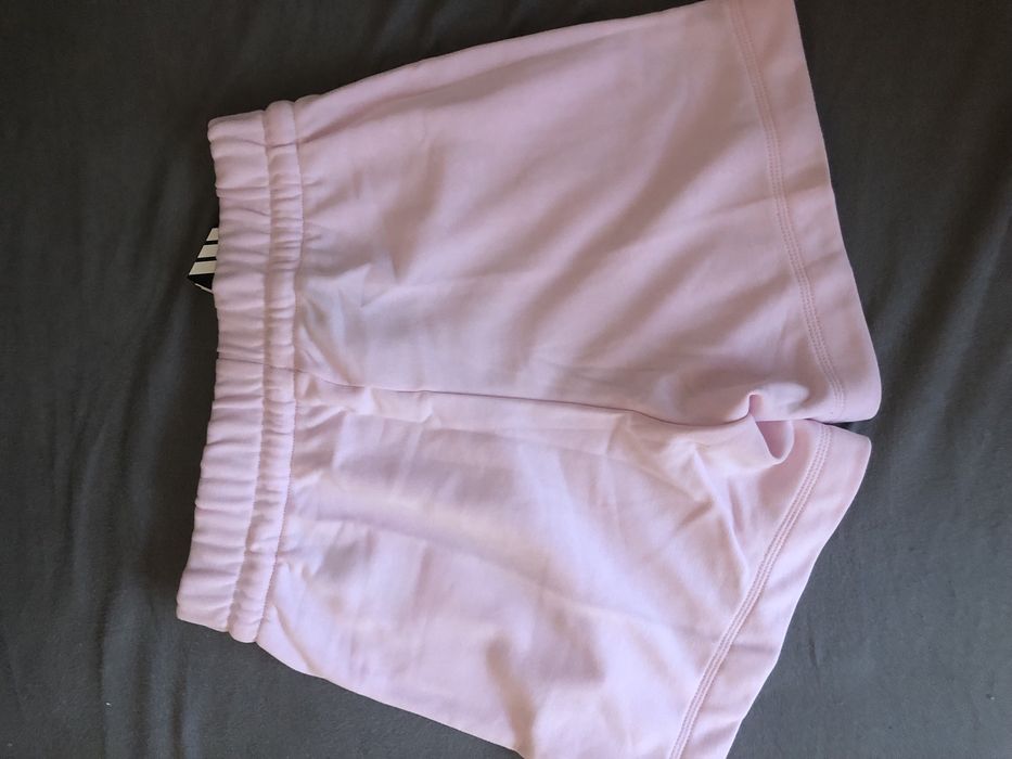 Pantaloni scurti