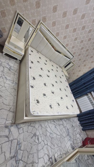 Спальный гарнитур