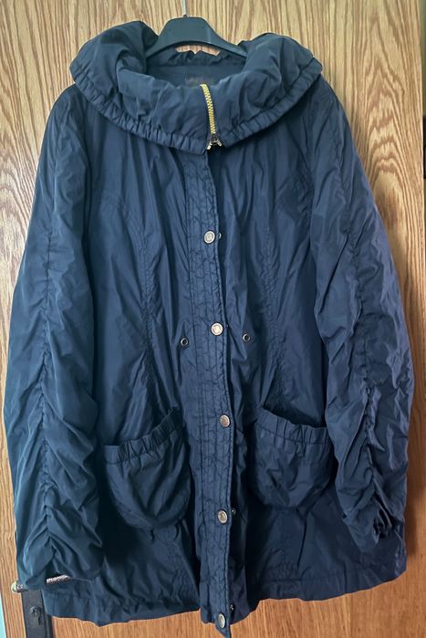 Дамско яке с яка