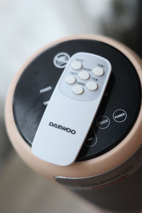 Aeroterna cald rece cu element ceramic cu telecomanda Daewoo