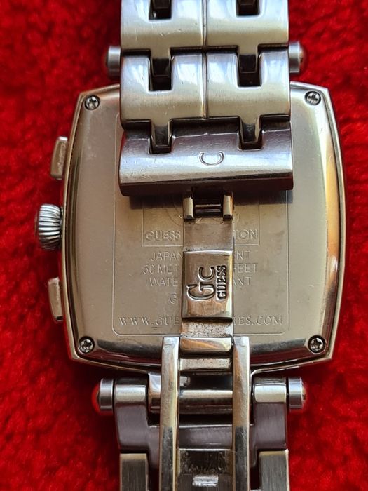 Citizen    /       Guess