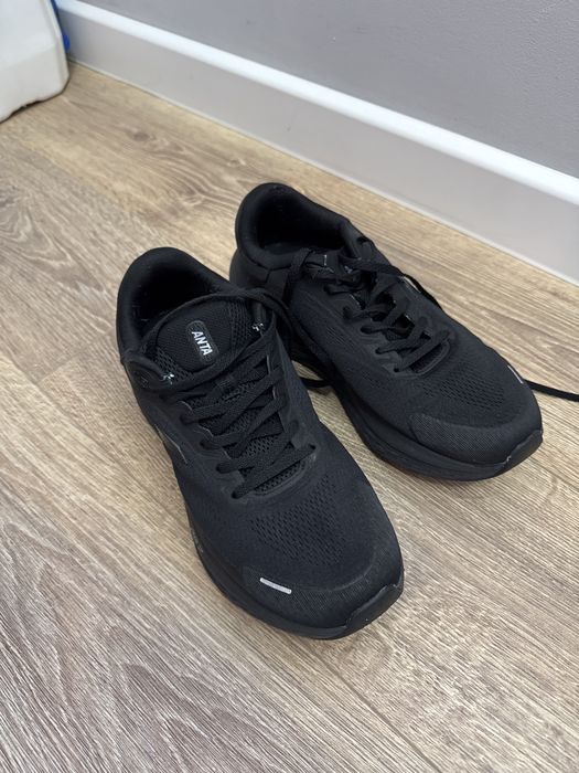 Продам беговые кроссовки anta