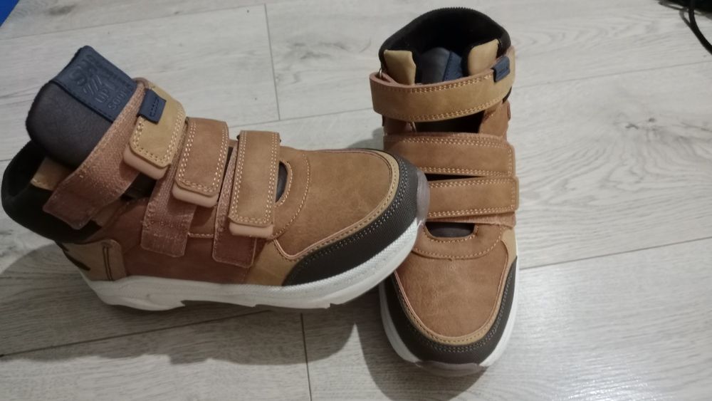 Новые осенние ботинки для мальчика