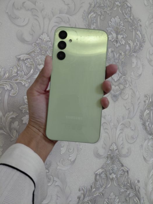 Самсунг А 24 телефон