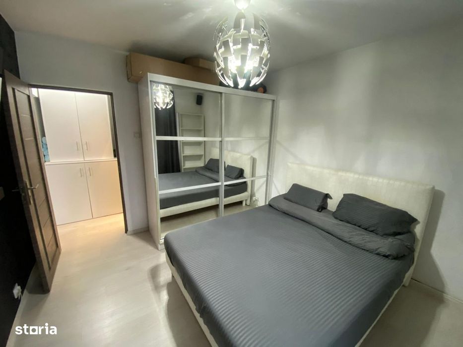 Apartament 3 camere de vanzare, Podu Ros