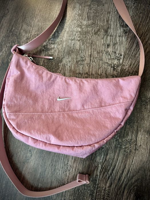 Чанта Nike Aura Crescent Crossbody  bag