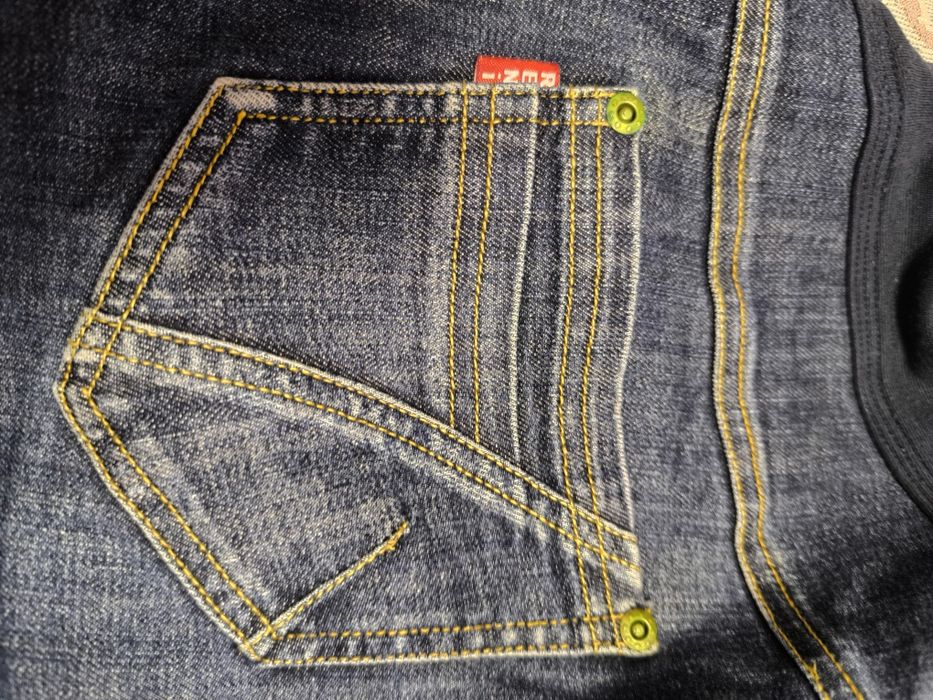 Дънки и блуза за бременни