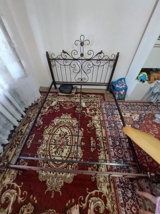 Продам железную кровать