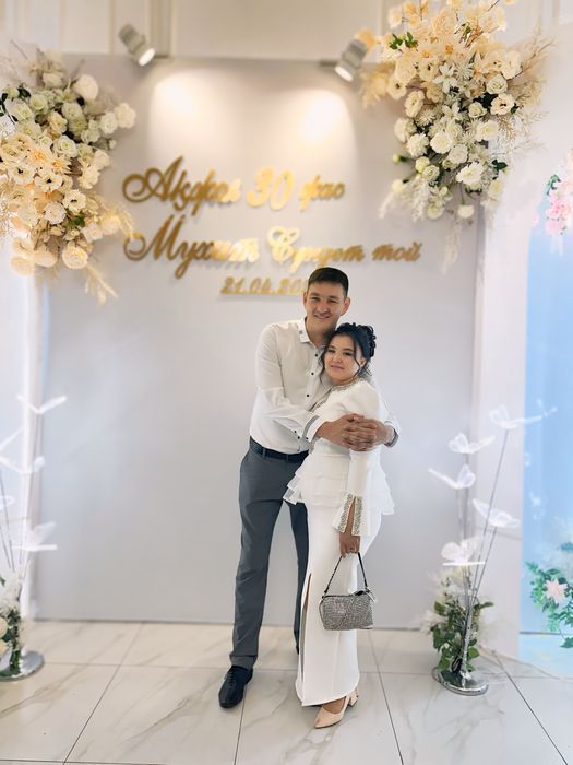 Продам шкарную платье