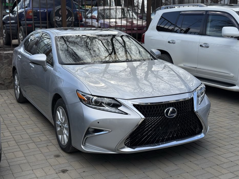 Lexus ES 300h Казахстанский учёт