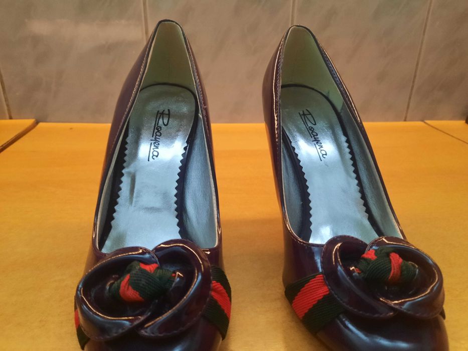 Papuci damă Roaquena – mărimi 37–38, stare foarte bună