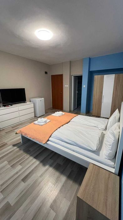 Дава се под наем Едностаен апартамент в к.к. Св.Св. Константин и Елена - 30 кв.м за 204 € - Снимка #1