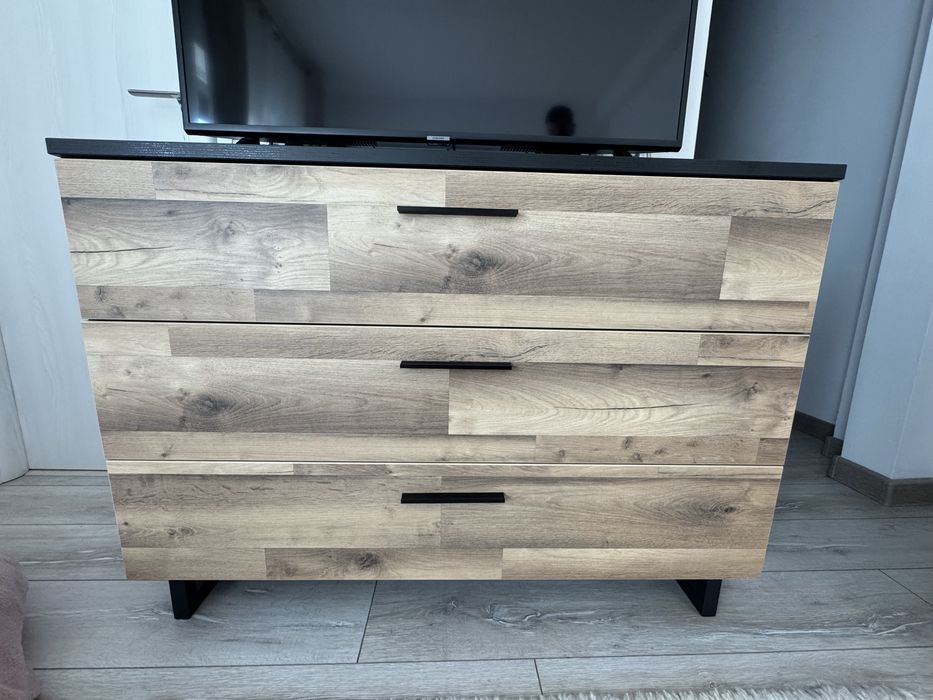 Pat 160x200 cu noptiere incluse și tăblie+canapea tapițate