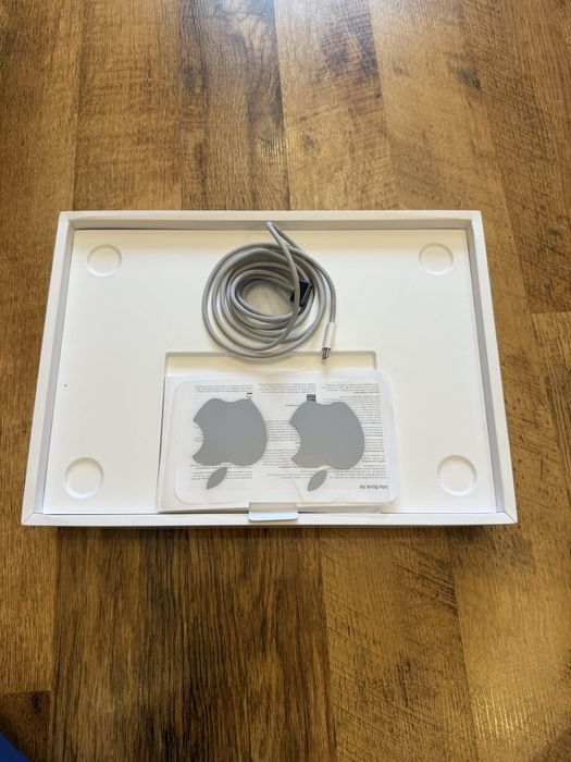 MacBook Air 13.6-inch