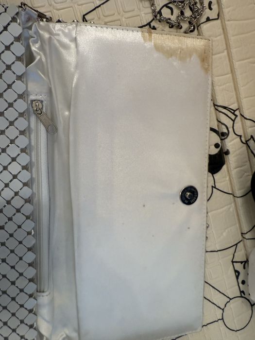 Дамски чанти и раница със забележки