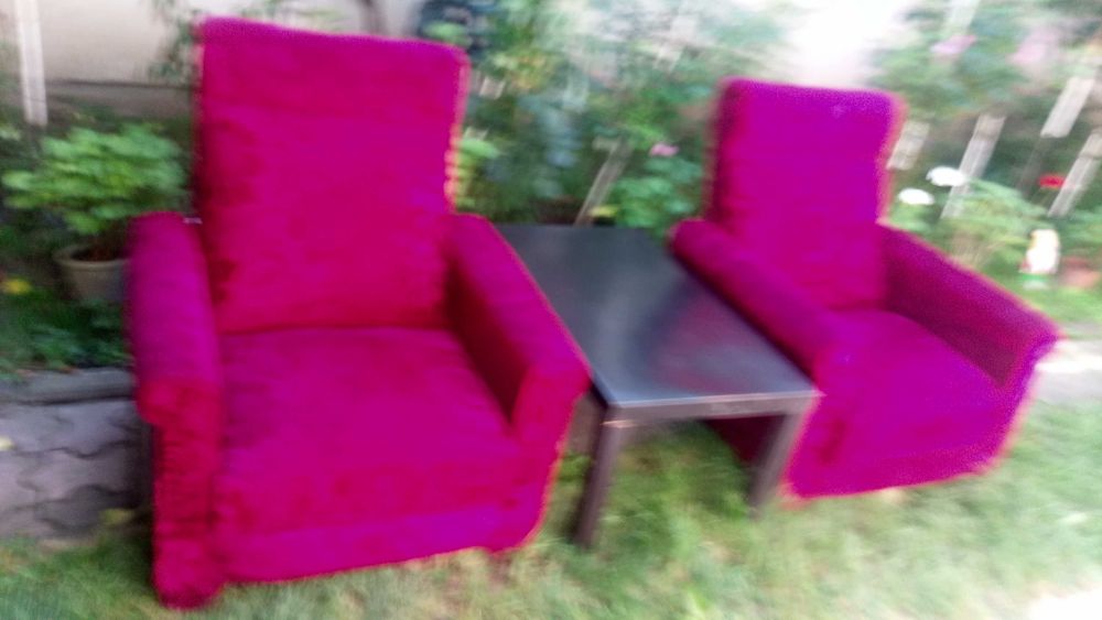 Vand fotolii si o masuta