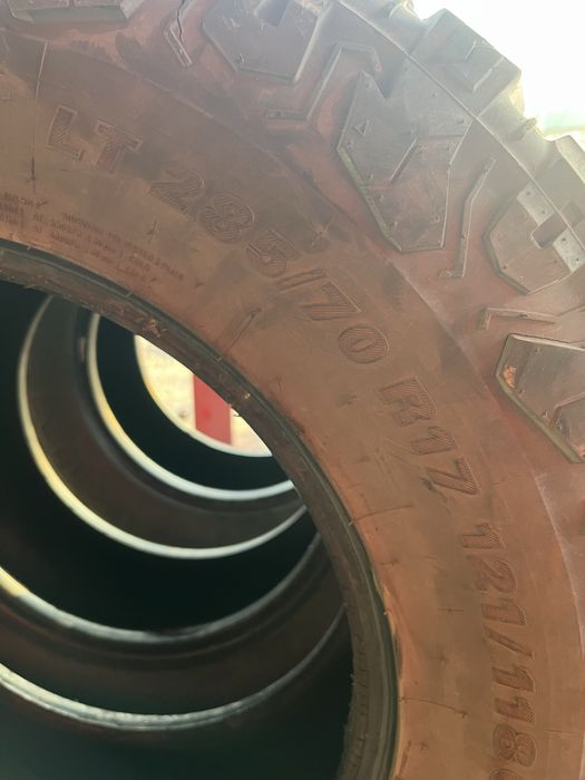 Продам резину Kumho M/T