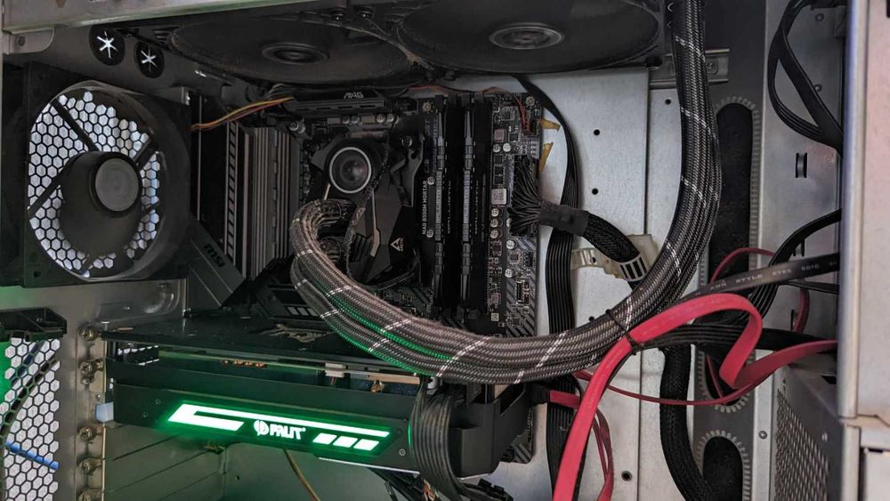 Геймърски компютър с конфигурация