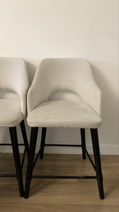 Полубарные стулья