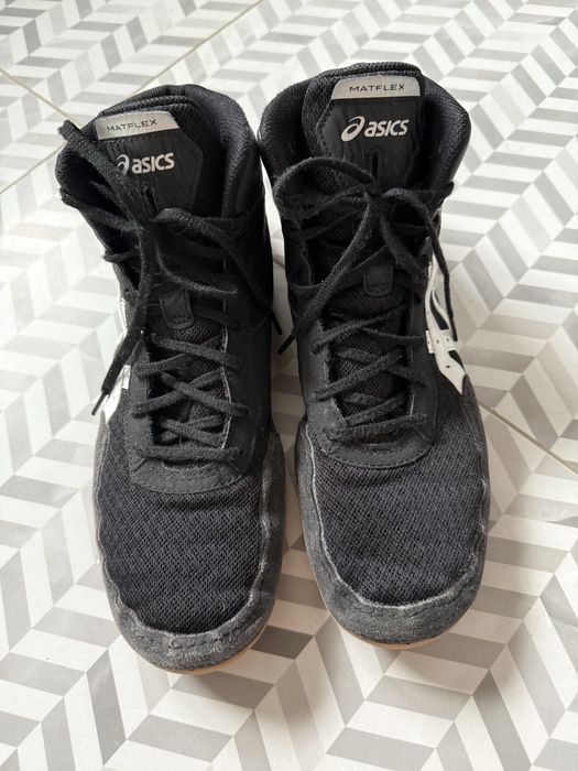 Обувки за борба Asics, 45 номер