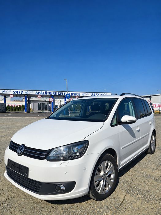 Volkswagen Touran 1.6 TDI / DSG / Cutie automata