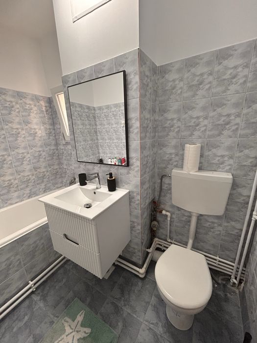 Închiriez apartament 3 camere, zona Lunerului