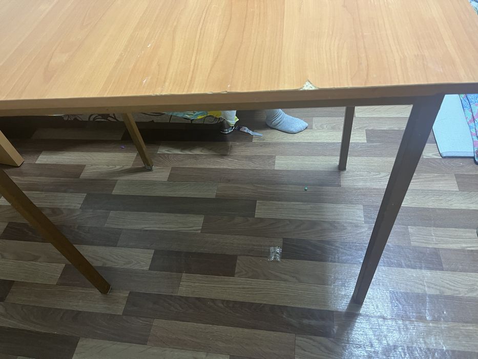 Продам      стол