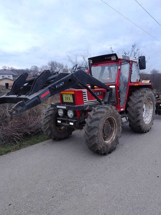 Vând tractor fiat