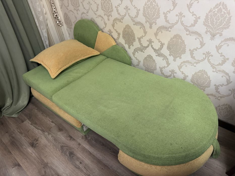 Продам раздвижной диван!