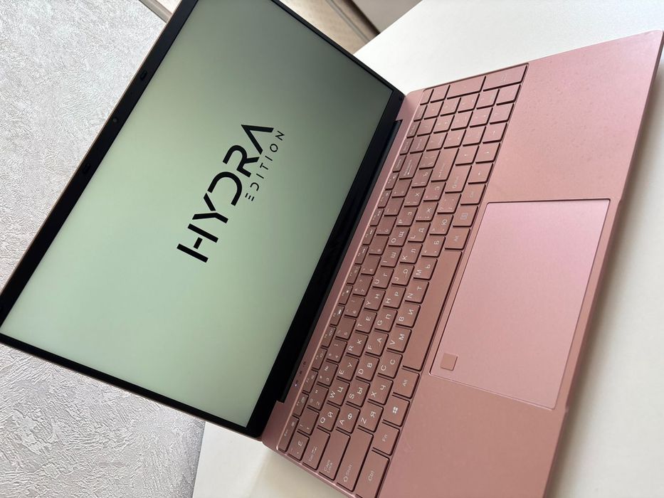 Продам ноутбук розовый