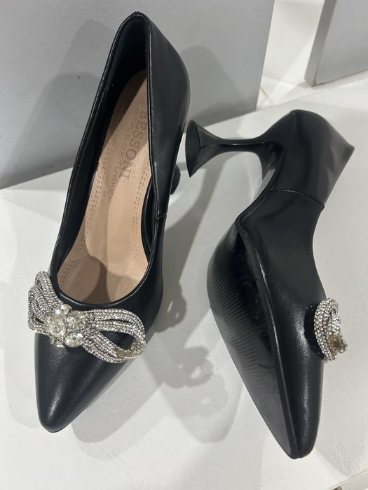 Продам женский туфли