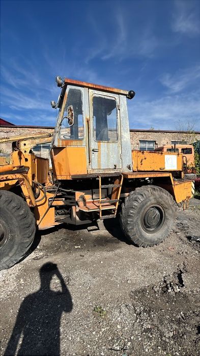 Продаю экскаватор погрузчик