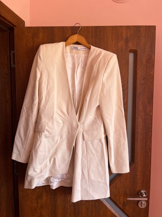 Продавам елегантно сако от Zara