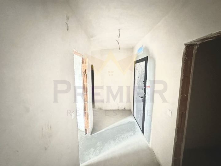 Продава се Тристаен апартамент в Бургас, Славейков - 120 кв.м за 1725 €/кв.м - Снимка #3