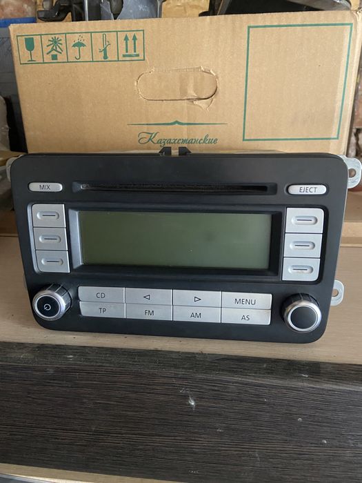 Магнитолла штатная wolkswagen jetta 5, wv golf 5, wv passat b6
