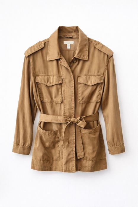 Titlu: Jacheta dama H&M bej stil safari marime S cu cordon