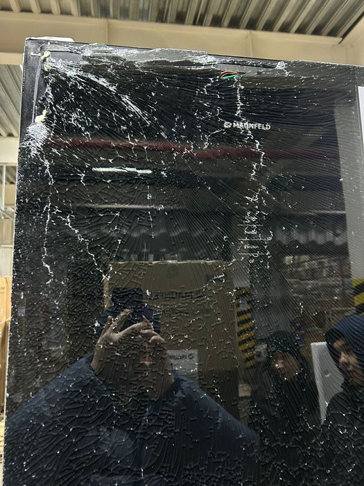 Продам новый холодильник Maunfeld