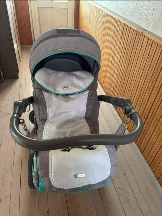 Количка бебешка запазена