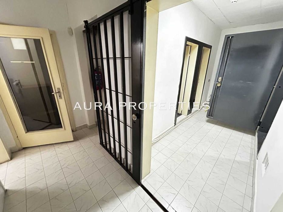 Разград / Магазин, идеален център