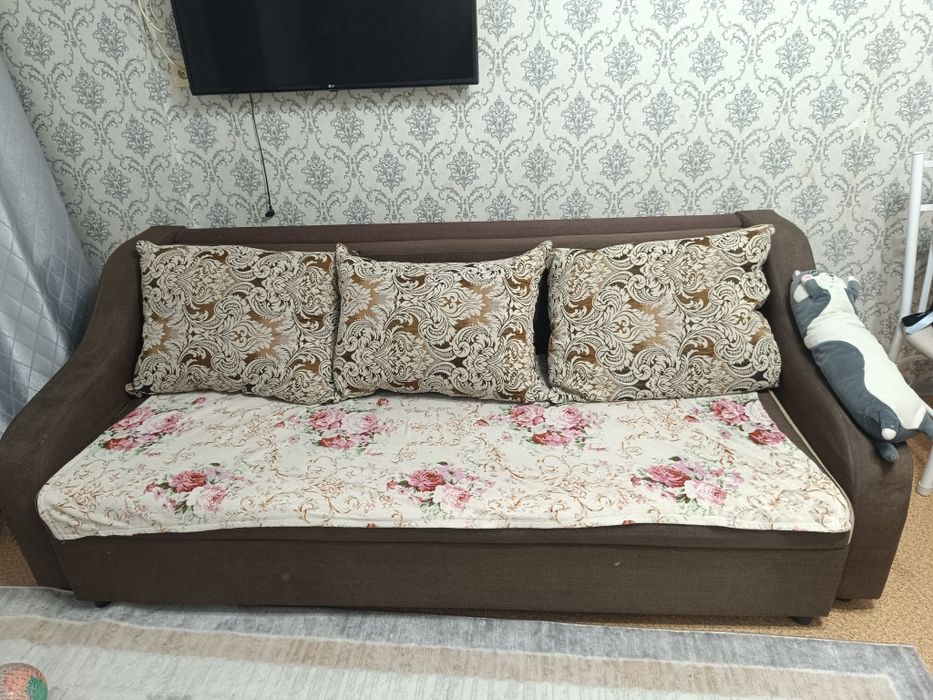 Продам диван в хорошем состоянии