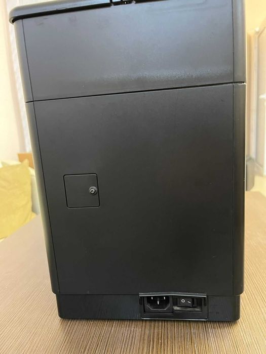 Продавам кафемашина SAECO Incanto