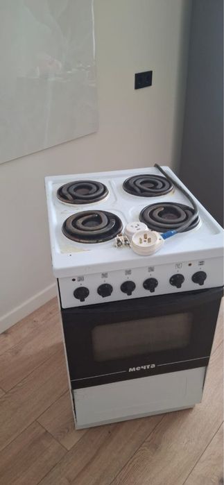 Плита , электрическая б/у