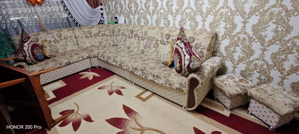 Продаётся угловой диван + пуфы
Состояние отличное! Использовался аккур