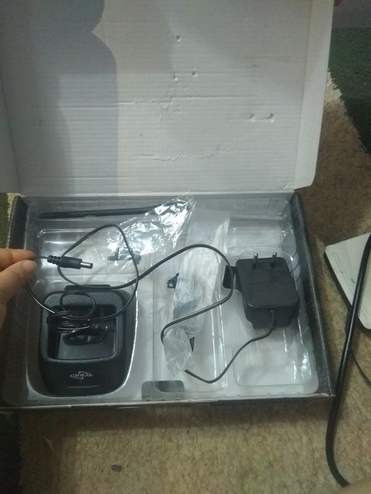 Продам рацию с зарядным устройством