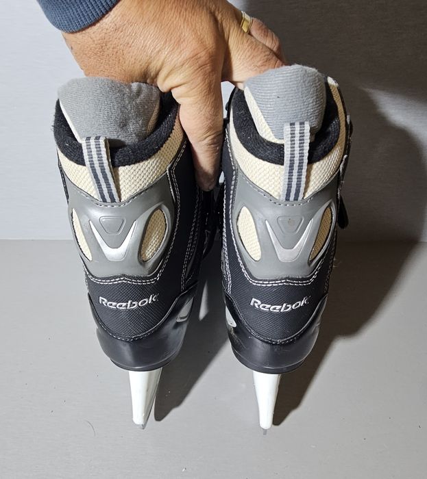 Patine 2080 hochei hockey Reebok   marime 43-44   ( 29   cm lungime interioara).